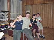 Pln� sil z neletov�ho dne jsme se dali do oslavov�n� ni�eho ,  s t�m �e n�kte�� jedinci to vzali opravdu od podlahy a tak se kalilo a� do r�na